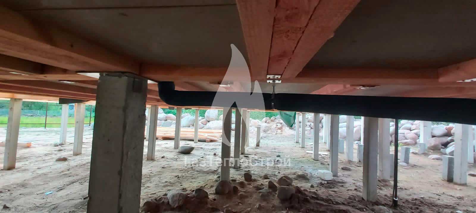 Изображение труб подведенных к дому